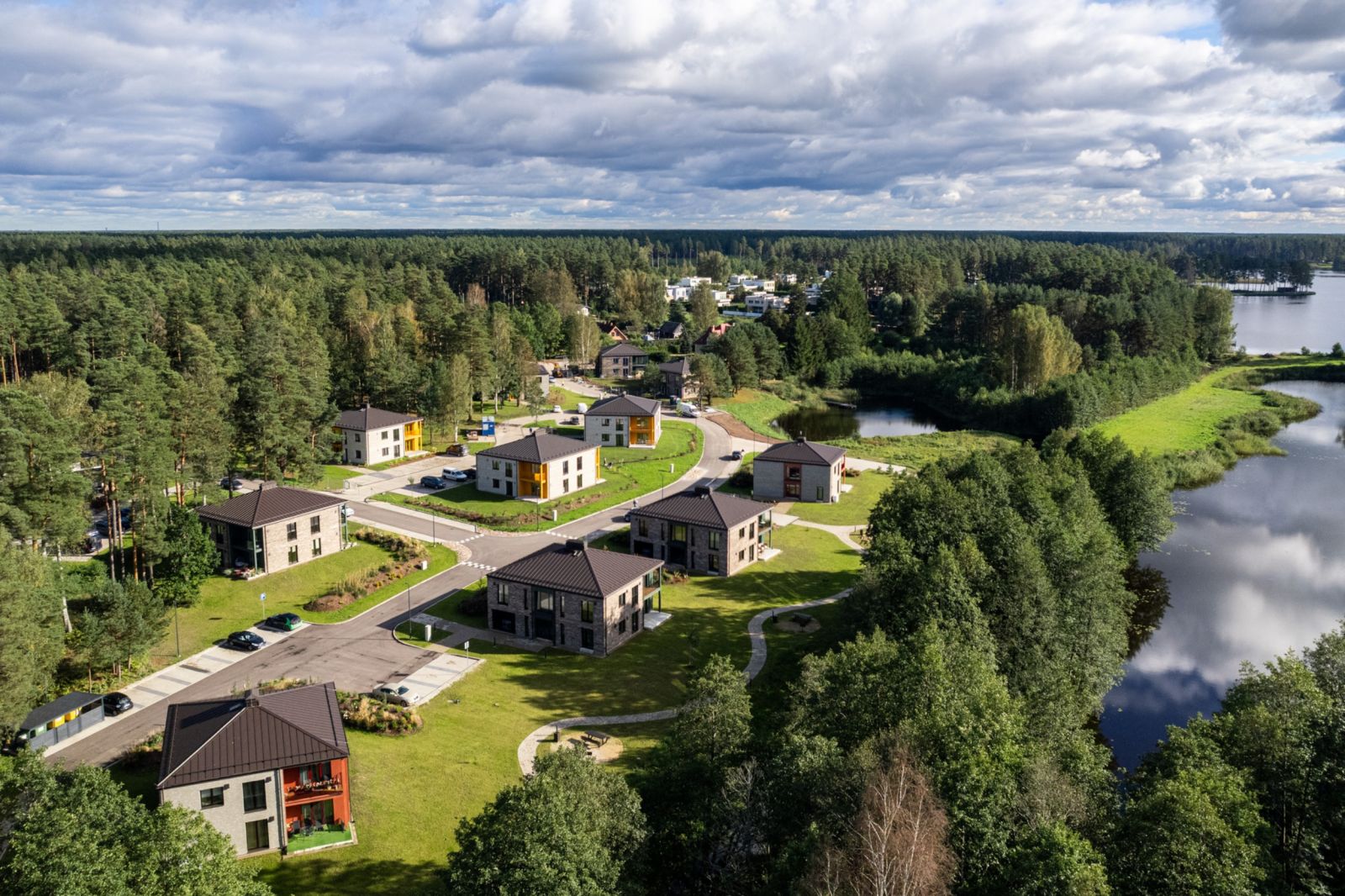 HAGBERG attīstītais īres namu ciemats "Dzilnupes"